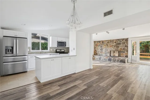 $1,699,000 | 305 Nassau Road, Costa Mesa, CA 92626