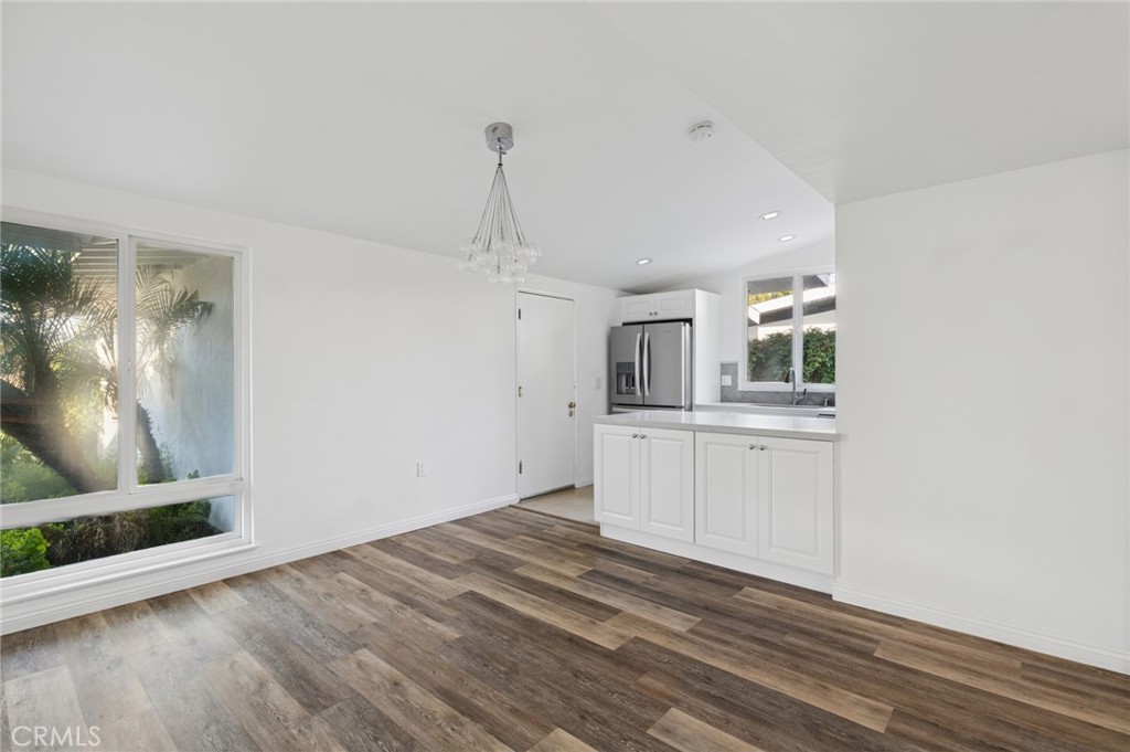 305 Nassau Road Costa Mesa, CA 92626 - Photo 7 of 28