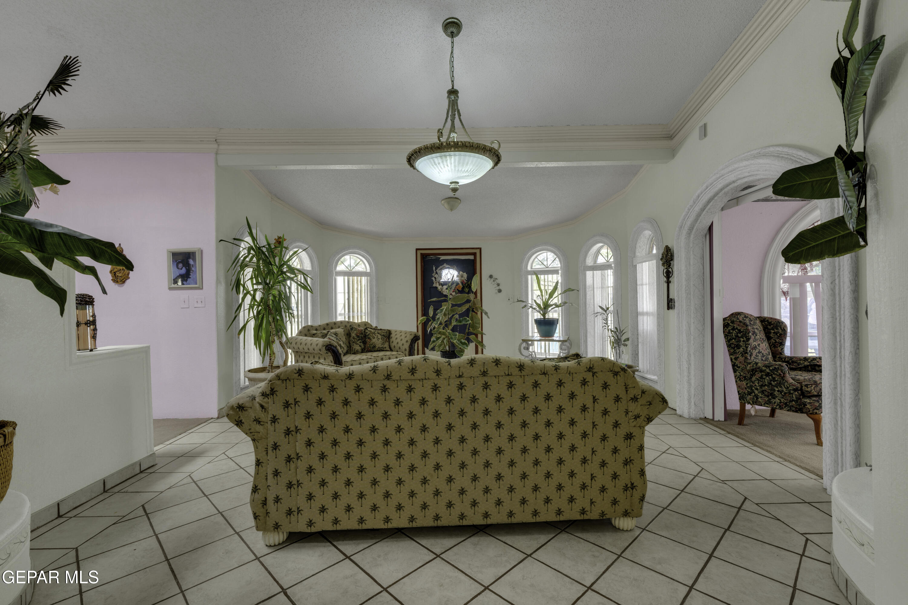 15931 Harrison Road El Paso, TX 79928 - Photo 22 of 83 a living room with furniture