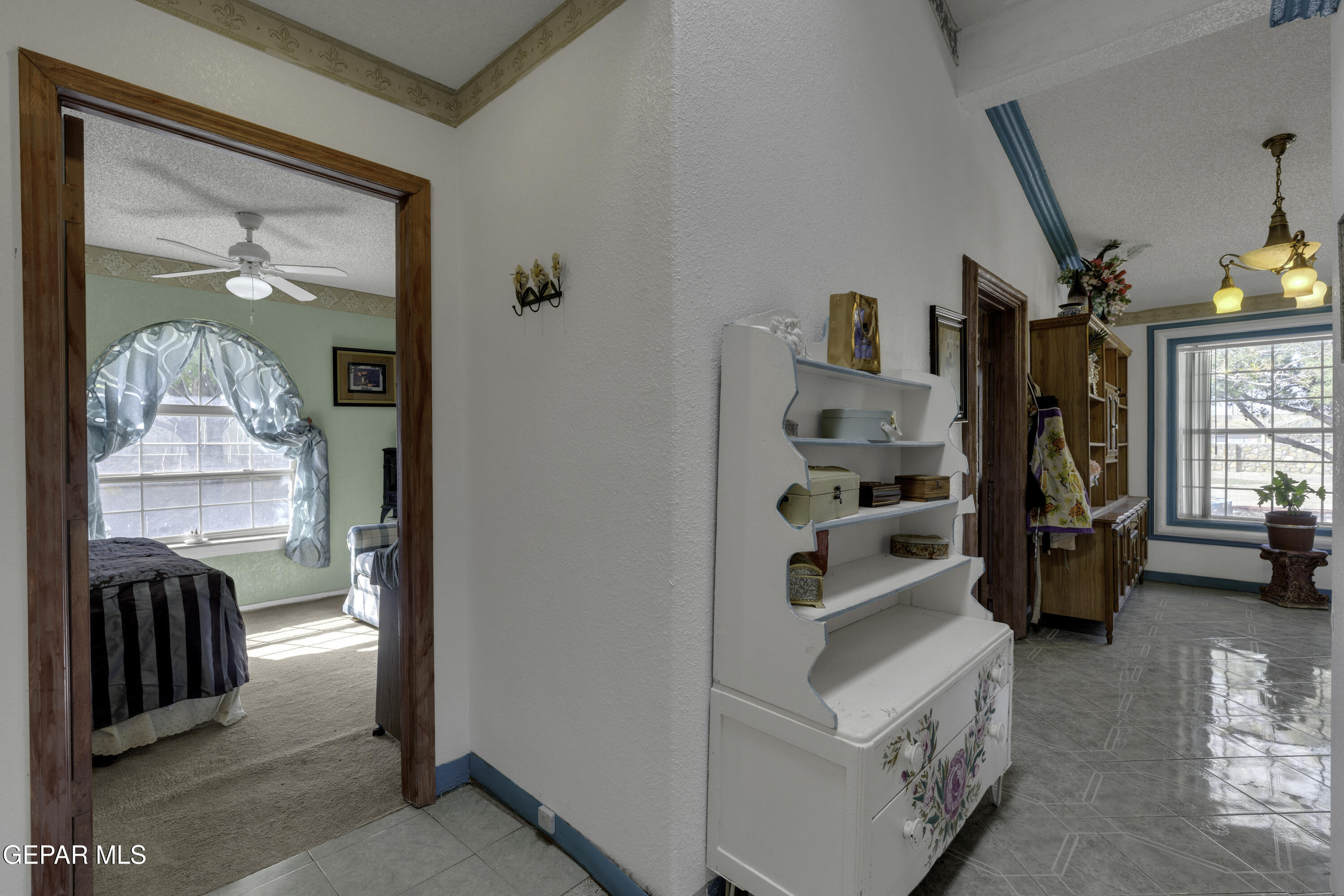 15931 Harrison Road El Paso, TX 79928 - Photo 31 of 83 a view of a livingroom with furniture and windows