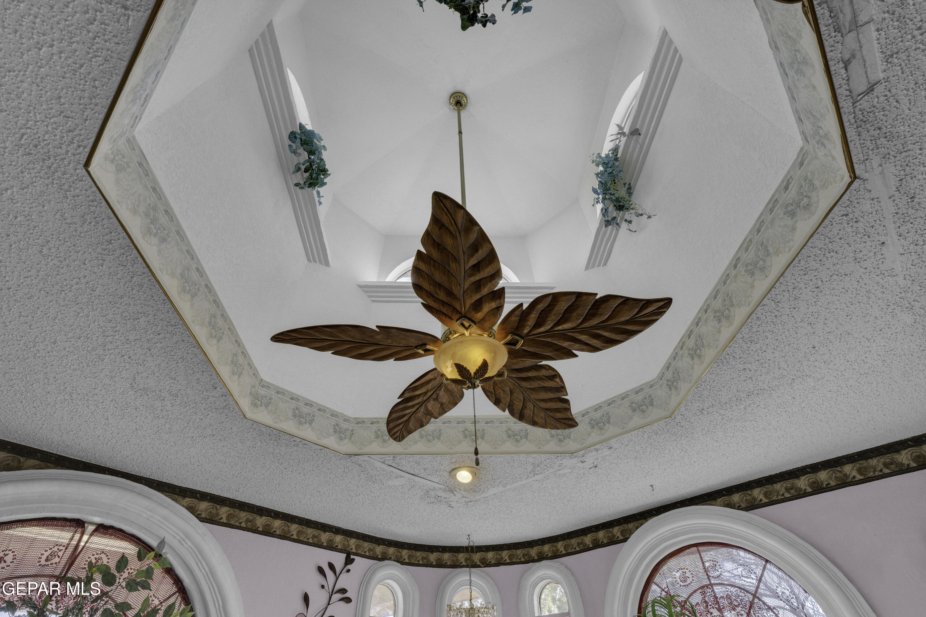 15931 Harrison Road El Paso, TX 79928 - Photo 36 of 83 a vase of flowers sitting on a table