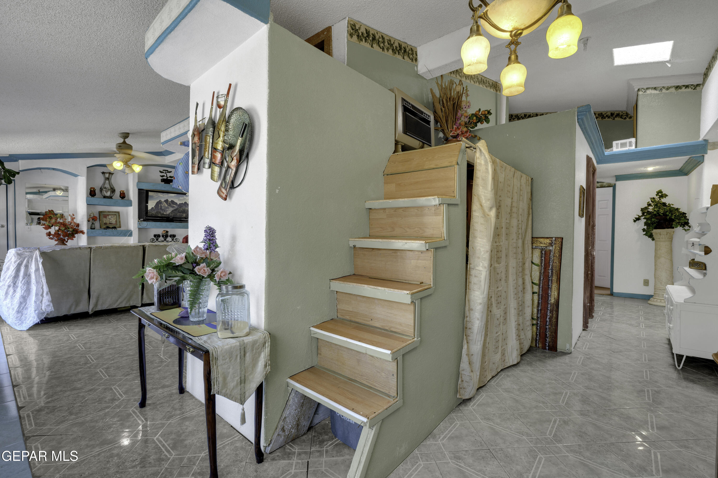 15931 Harrison Road El Paso, TX 79928 - Photo 51 of 83 a view of entryway and hall