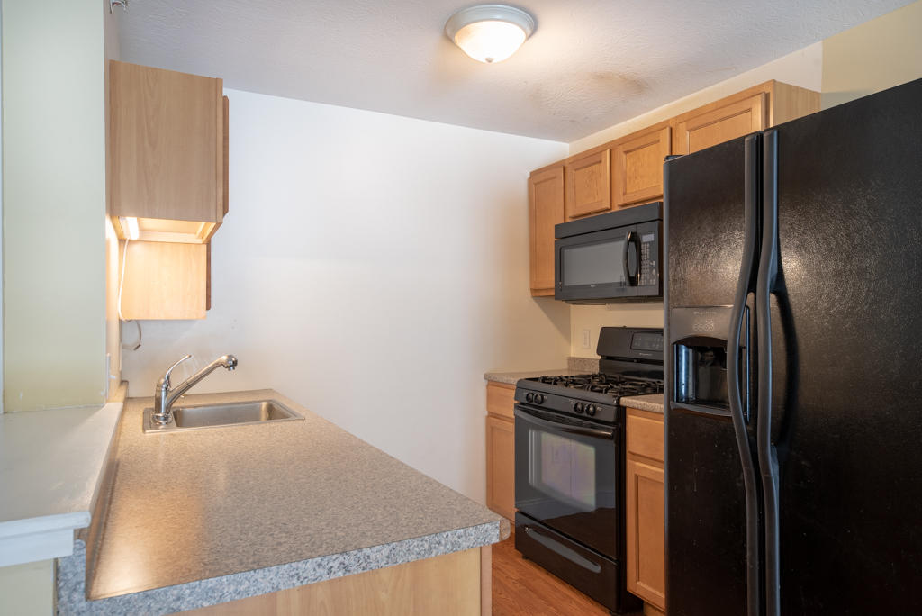 11 Smithwheel Road, Unit 43 Old Orchard Beach, ME 04064 - Photo 3 of 11 11 SMITHWHEELKITCHEN