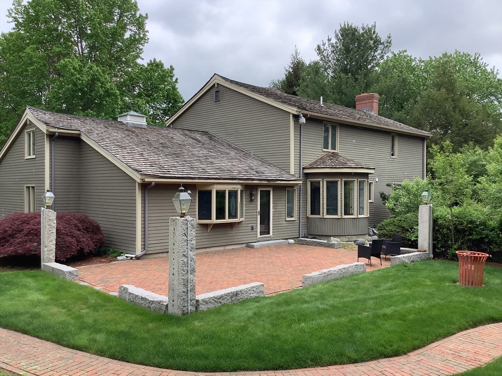 14 Midland Road Lynnfield, MA 01940 - Photo 2 of 18 Gallery Image 2