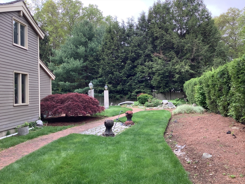 14 Midland Road Lynnfield, MA 01940 - Photo 3 of 18 Gallery Image 3