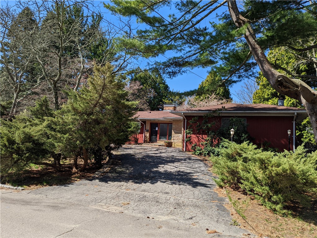 38 Amherst Road Cranston, RI 02920 - Photo 2 of 2