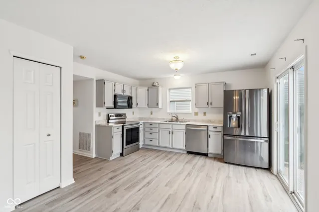 $2,300 | 5344 Arbor Creek Drive, Indianapolis, IN 46254