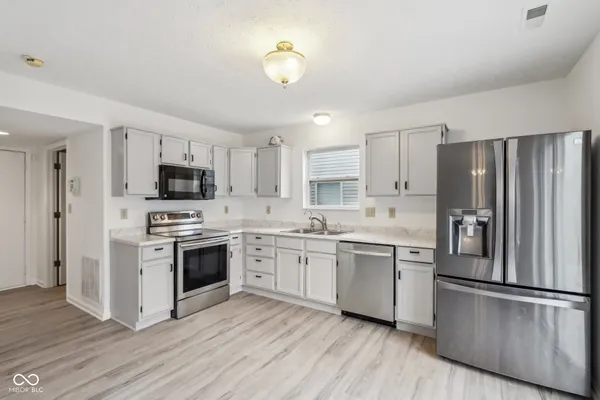 $2,300 | 5344 Arbor Creek Drive, Indianapolis, IN 46254