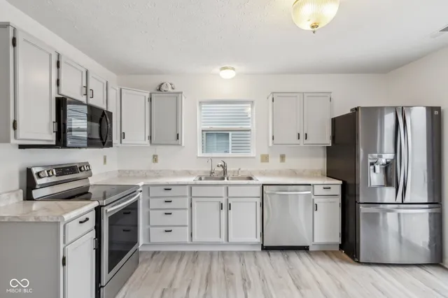 $2,300 | 5344 Arbor Creek Drive, Indianapolis, IN 46254