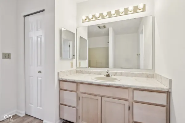 $2,300 | 5344 Arbor Creek Drive, Indianapolis, IN 46254