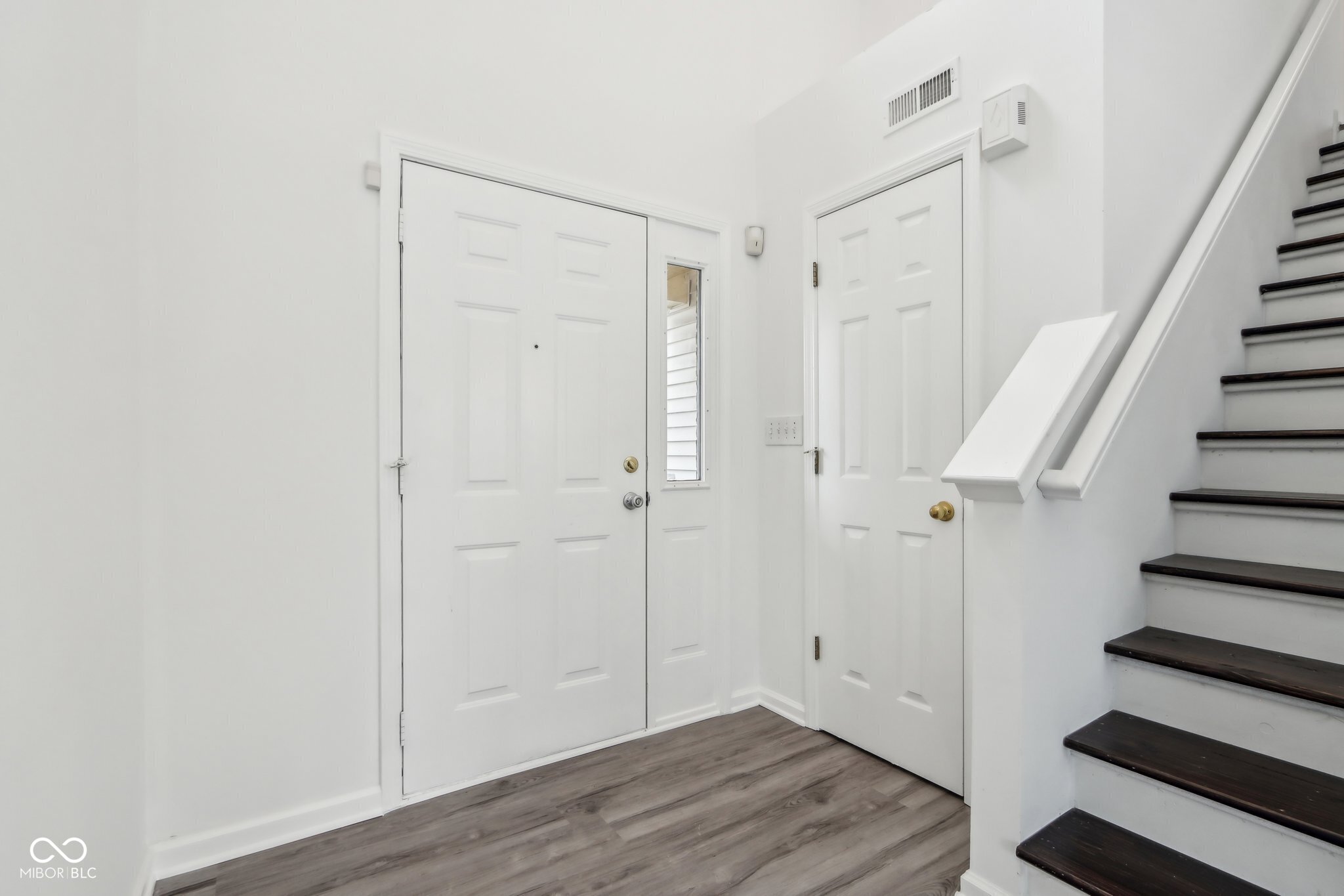 5344 Arbor Creek Drive Indianapolis, IN 46254 - Photo 4 of 48