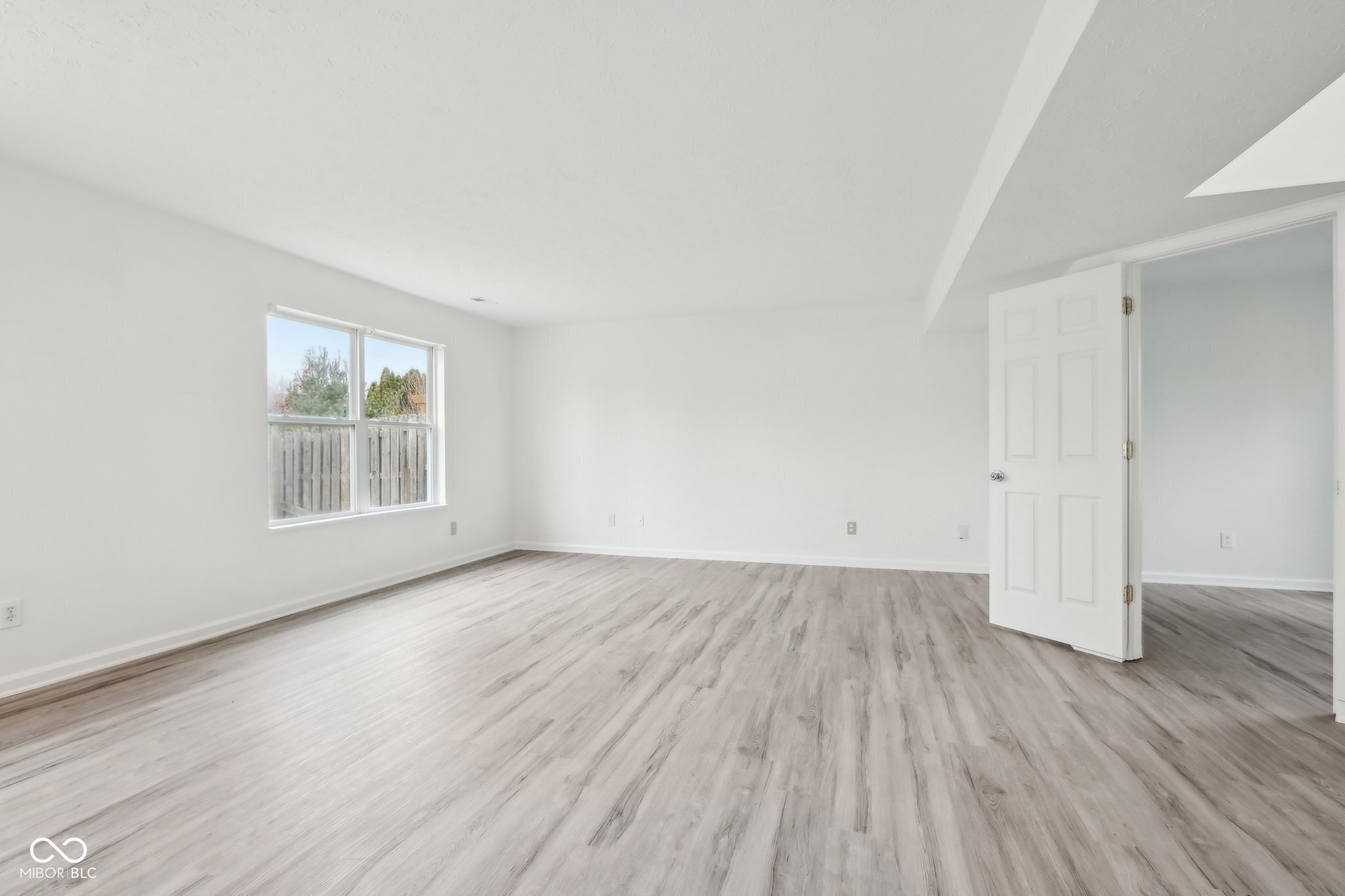 5344 Arbor Creek Drive Indianapolis, IN 46254 - Photo 6 of 48