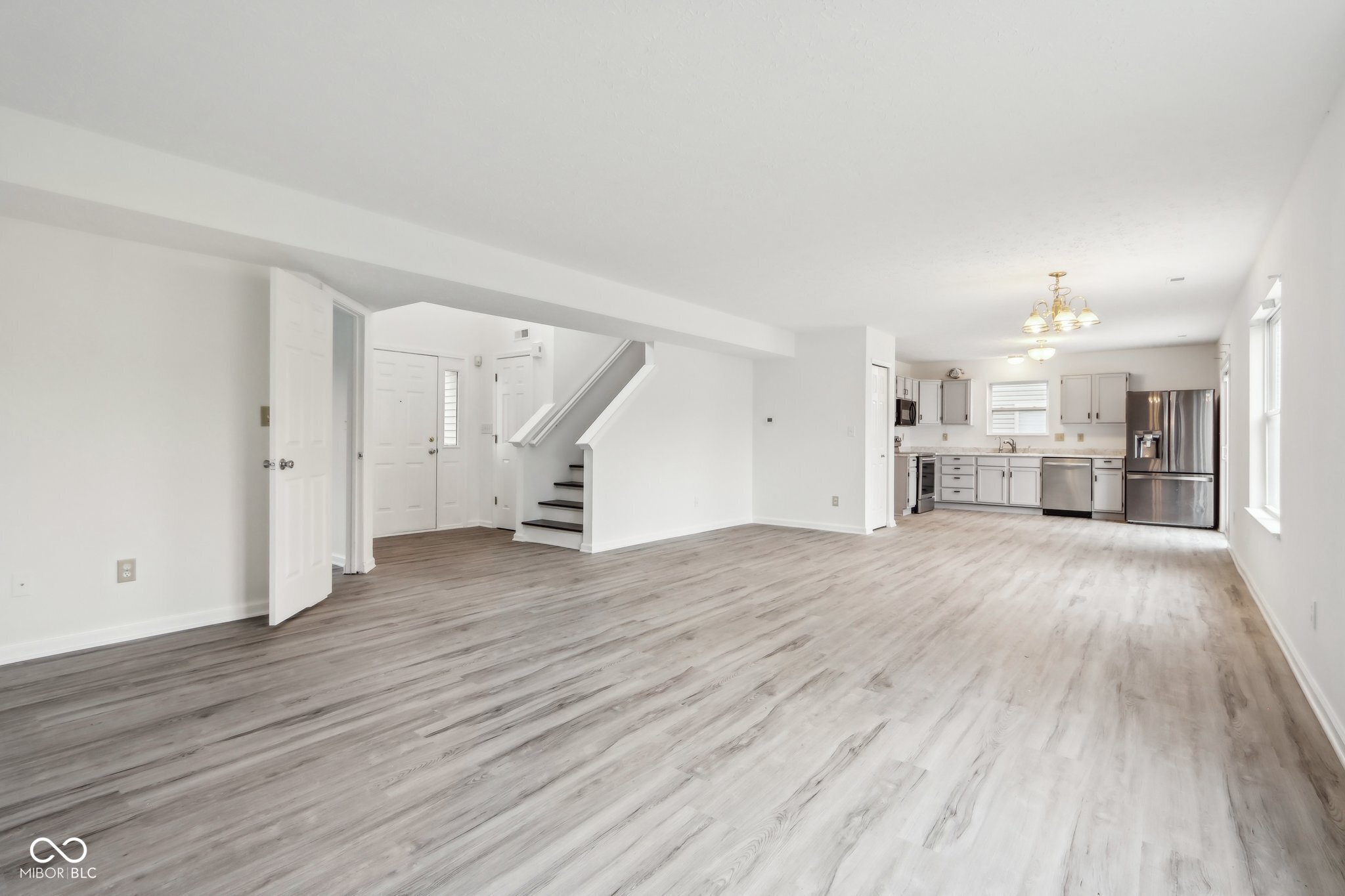 5344 Arbor Creek Drive Indianapolis, IN 46254 - Photo 8 of 48