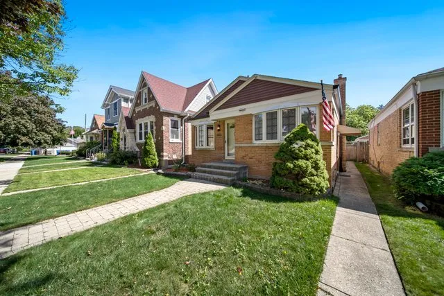 $425,000 | 6011 North Monitor Avenue, Chicago, IL 60646
