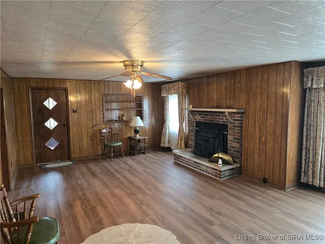 $289,900 | 8261 West Cox Ferry Road, Campbellsburg, IN 47108