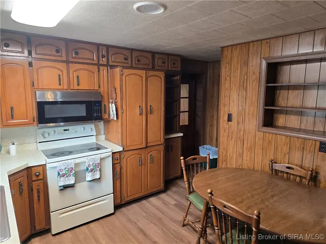 $289,900 | 8261 West Cox Ferry Road, Campbellsburg, IN 47108
