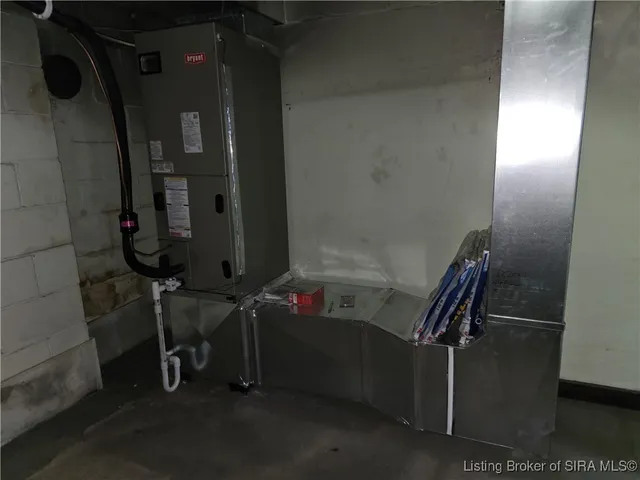 $289,900 | 8261 West Cox Ferry Road, Campbellsburg, IN 47108