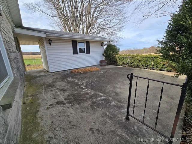 $289,900 | 8261 West Cox Ferry Road, Campbellsburg, IN 47108