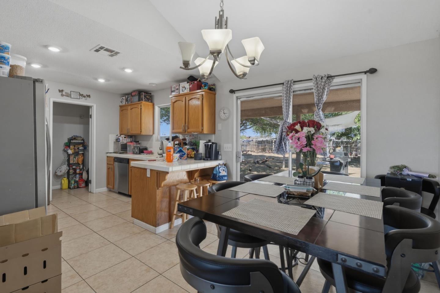 20105 Olympia Road Madera, CA 93638 - Photo 7 of 32