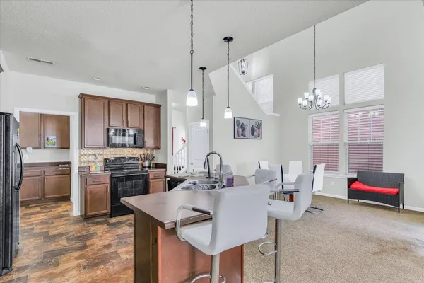 $299,900 | 412 Doisy Lane, Champaign, IL 61822