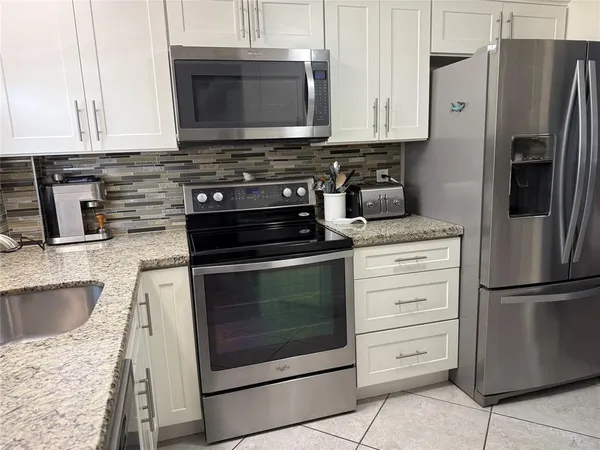 $2,500 | 1161 Hillsboro Mile, Unit 305, Hillsboro Beach, FL 33064