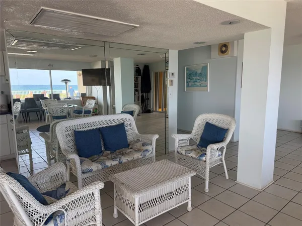 $2,500 | 1161 Hillsboro Mile, Unit 305, Hillsboro Beach, FL 33064