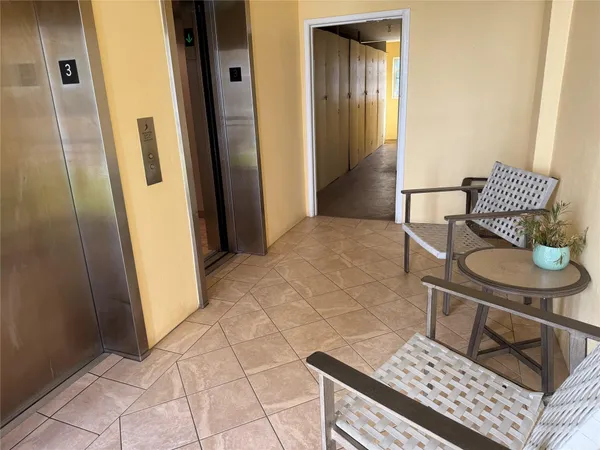 $2,500 | 1161 Hillsboro Mile, Unit 305, Hillsboro Beach, FL 33064