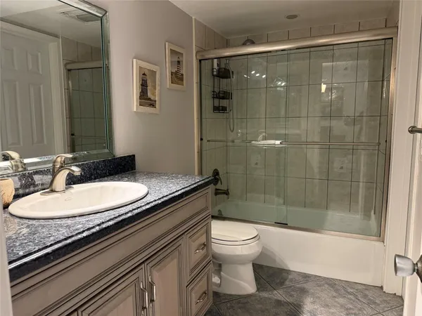 $2,500 | 1161 Hillsboro Mile, Unit 305, Hillsboro Beach, FL 33064