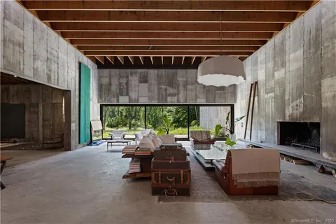 $3,500,000 | 4 Good Hill Road, Weston, CT 06883