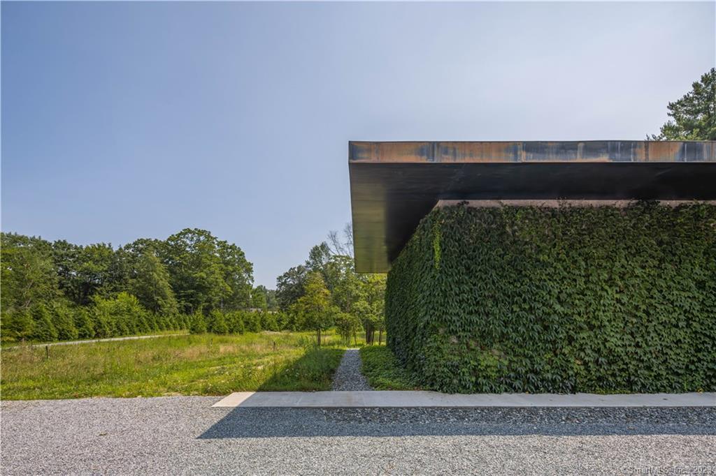 4 Good Hill Road Weston, CT 06883 - Photo 19 of 40