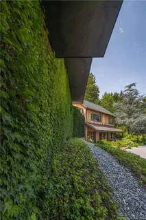 $3,500,000 | 4 Good Hill Road, Weston, CT 06883