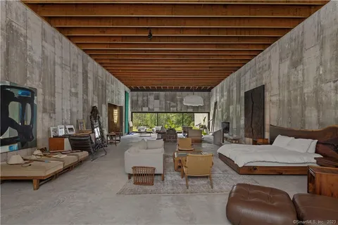 $3,500,000 | 4 Good Hill Road, Weston, CT 06883