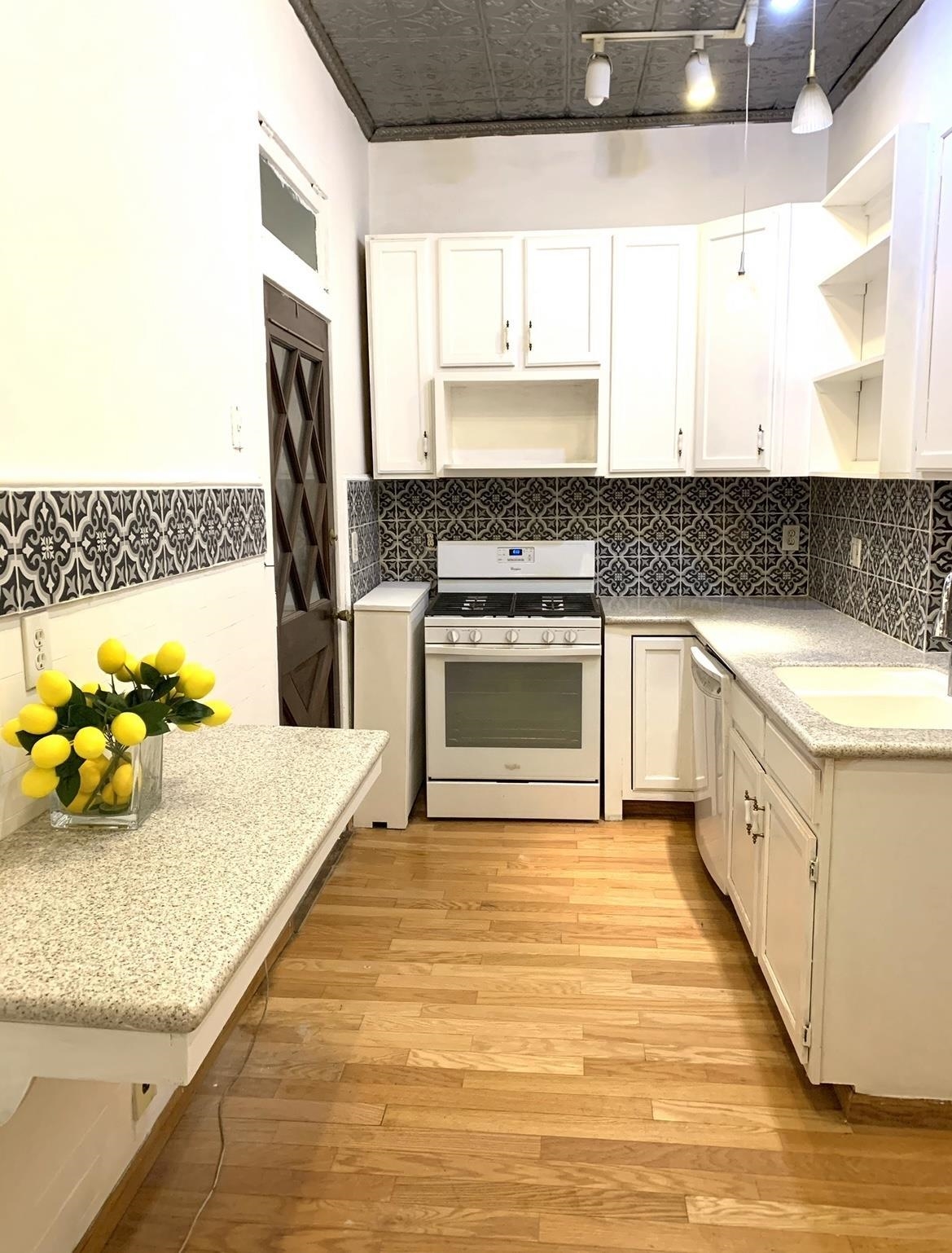 308 Mountain Road Union City, NJ 07087 - Photo 6 of 22 Gallery Image 6