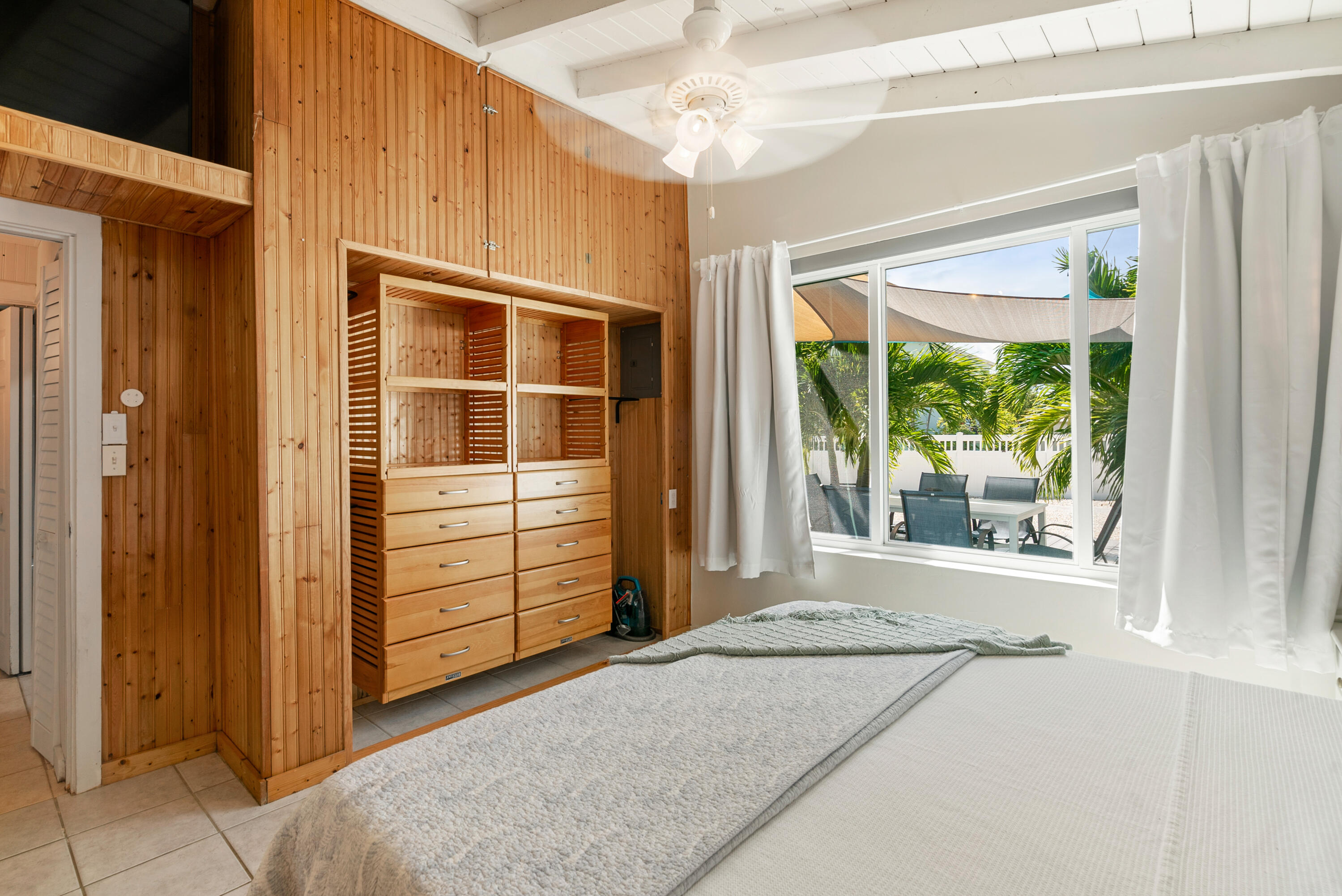 23 Seagate Boulevard Key Largo, FL 33037 - Photo 13 of 41 Closet with built ins