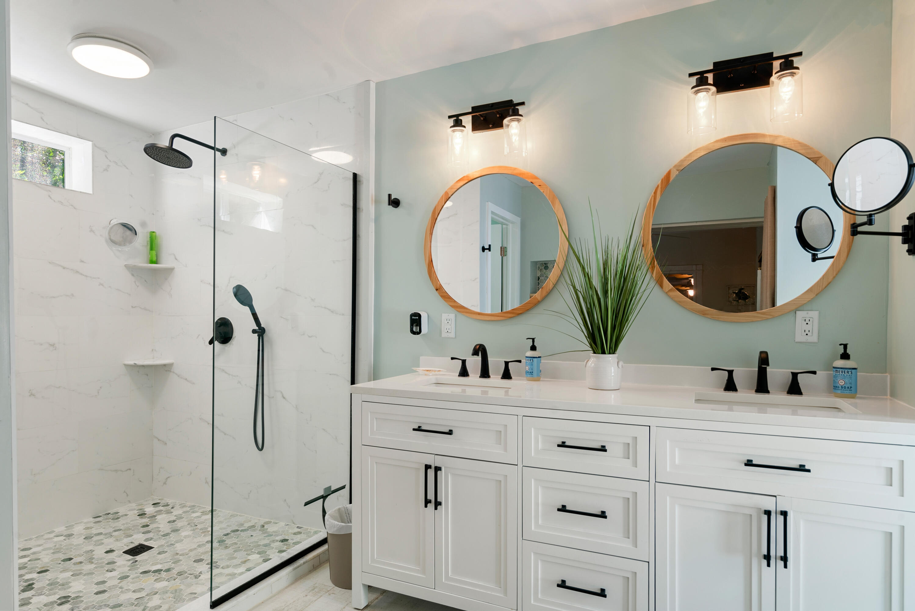 23 Seagate Boulevard Key Largo, FL 33037 - Photo 15 of 41 Primary suite