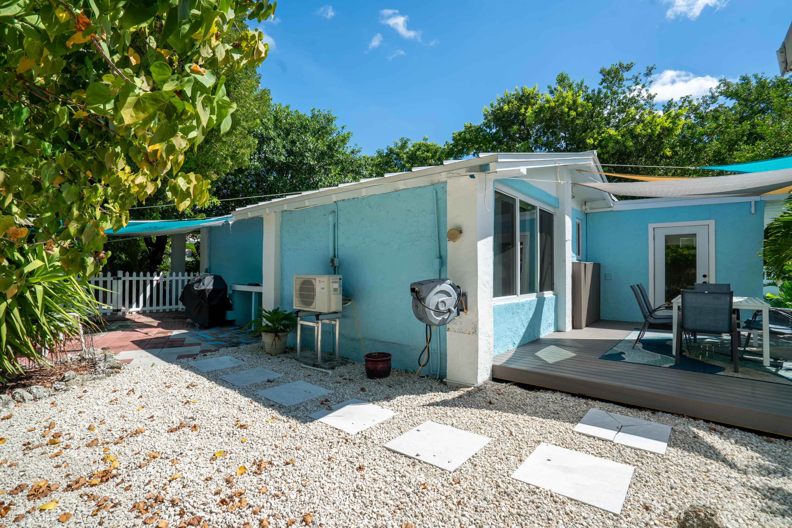 23 Seagate Boulevard Key Largo, FL 33037 - Photo 35 of 41 Side yard