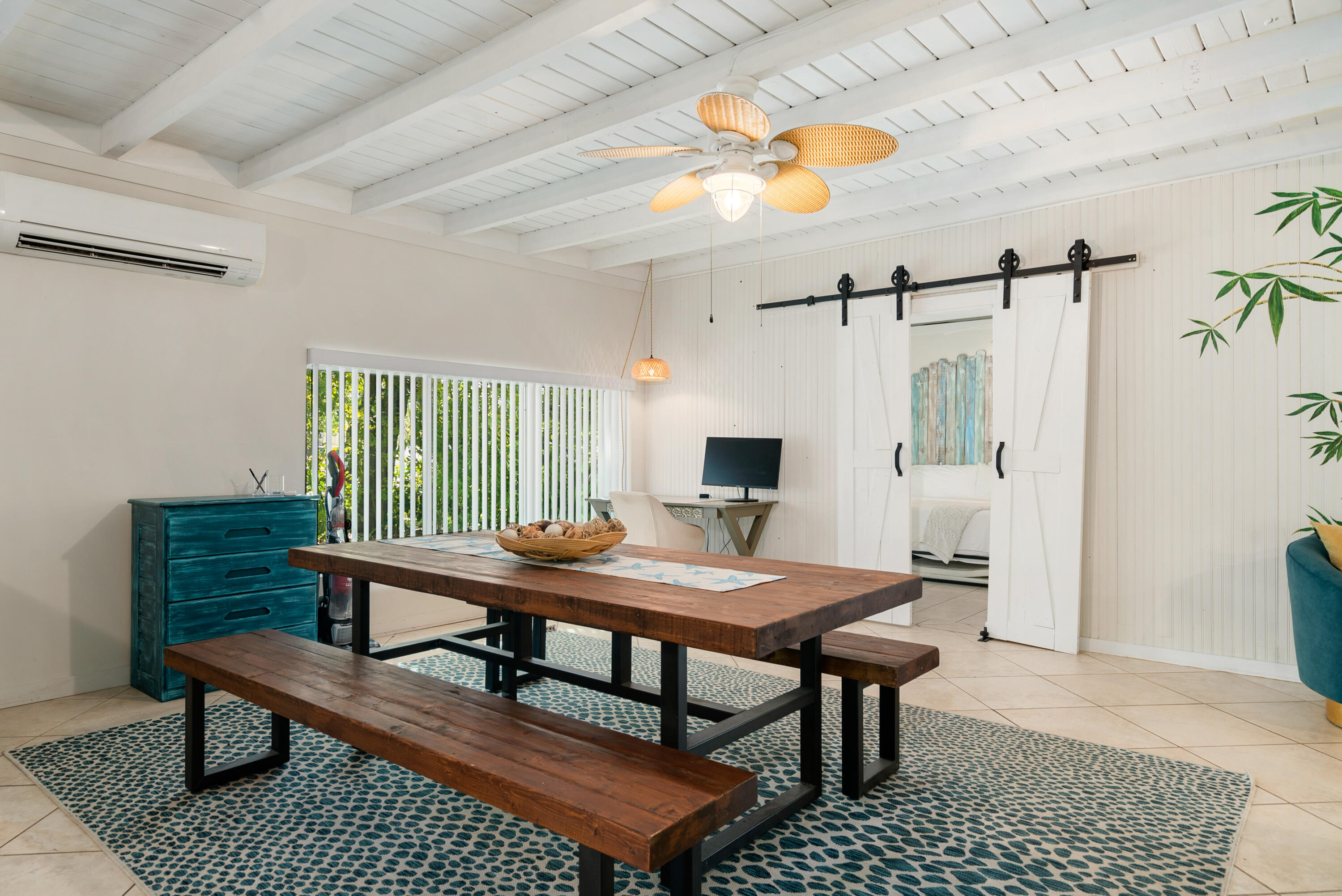23 Seagate Boulevard Key Largo, FL 33037 - Photo 4 of 41 Spacious dining room