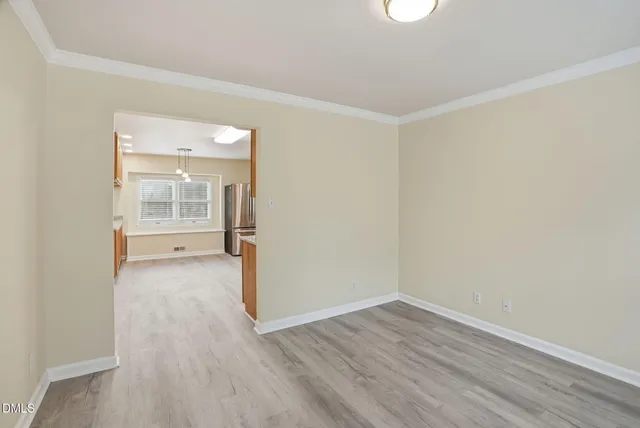 a close view of sink and tap