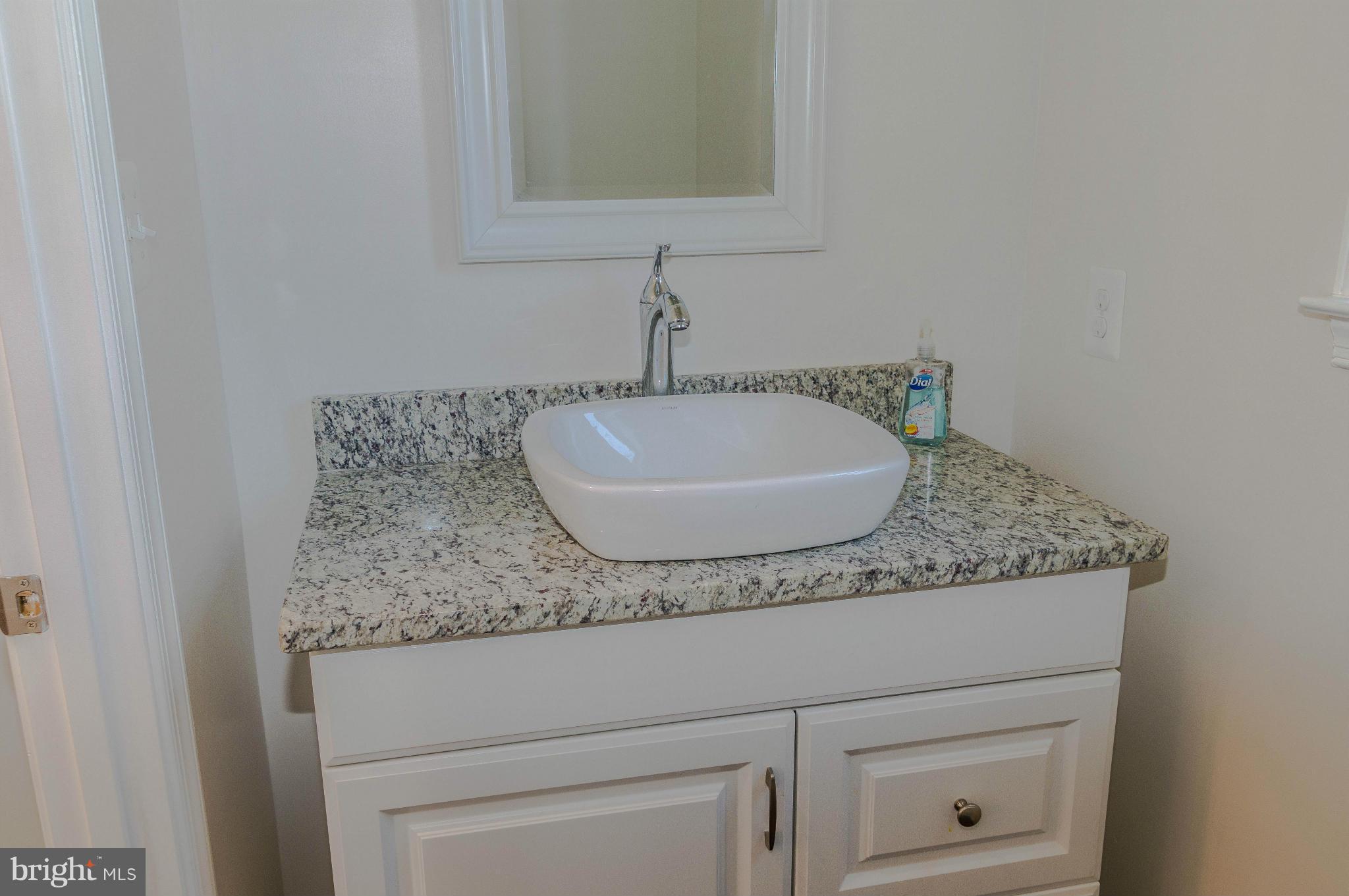 925 Oakleigh Beach Road Baltimore, MD 21222 - Photo 14 of 26 Bath