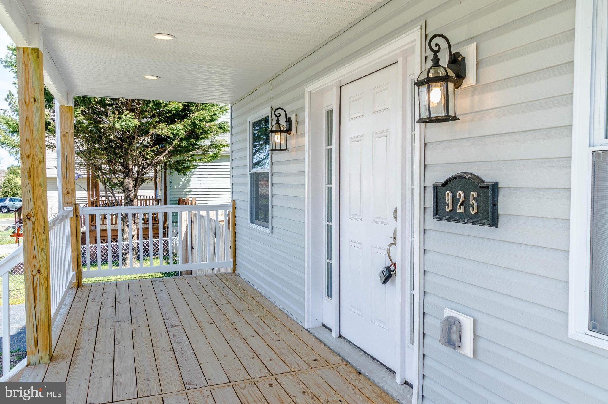 925 Oakleigh Beach Road Baltimore, MD 21222 - Photo 3 of 26 Exterior (General)