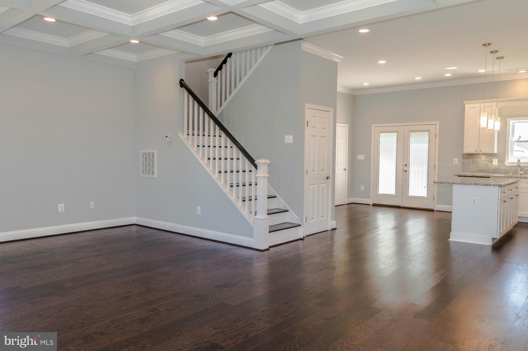 925 Oakleigh Beach Road Baltimore, MD 21222 - Photo 4 of 26 Interior (General)
