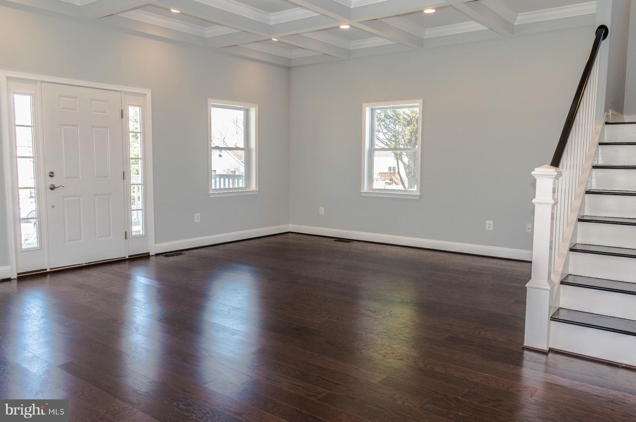 925 Oakleigh Beach Road Baltimore, MD 21222 - Photo 7 of 26 Living Room