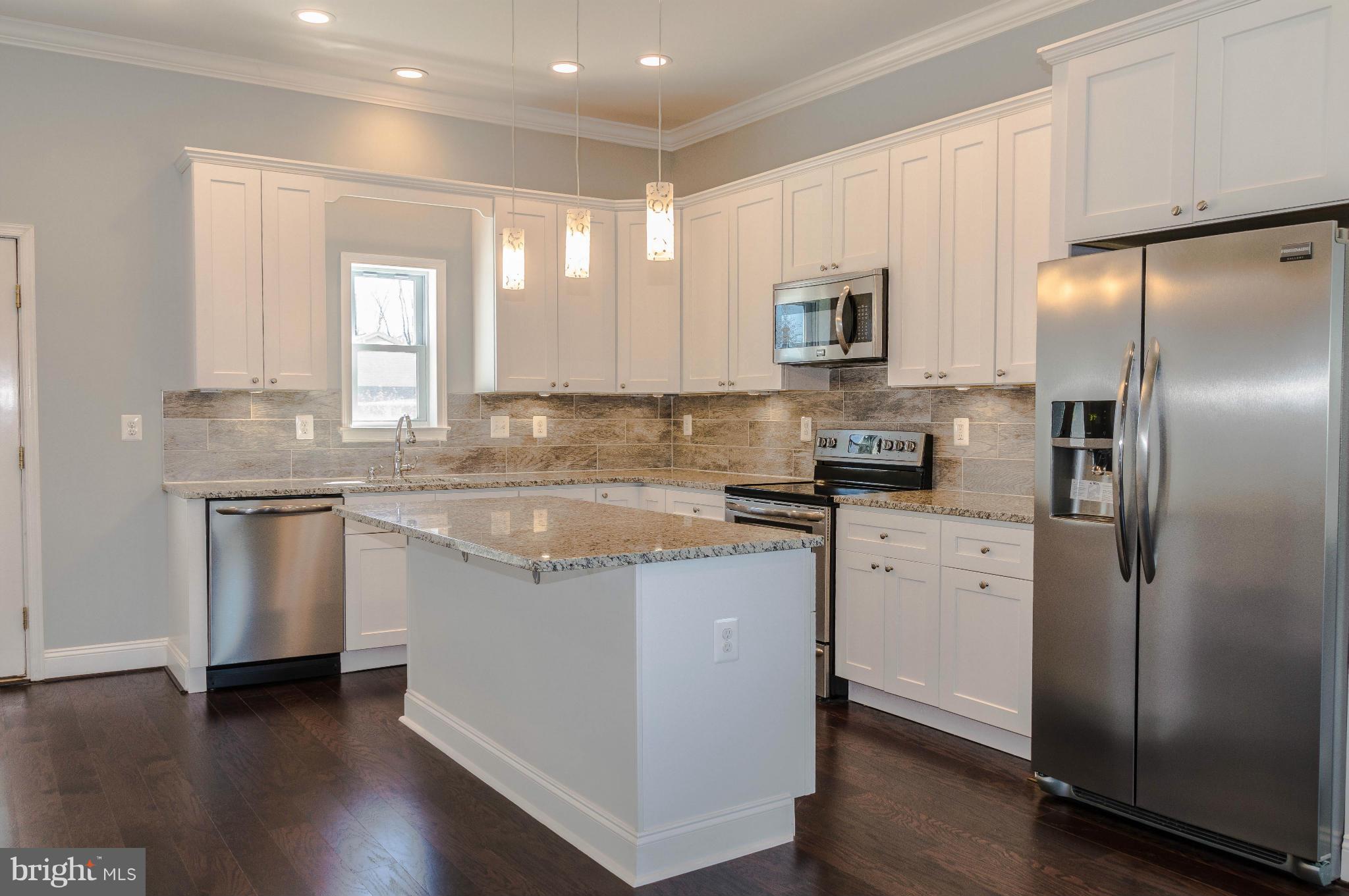 925 Oakleigh Beach Road Baltimore, MD 21222 - Photo 10 of 26 Kitchen