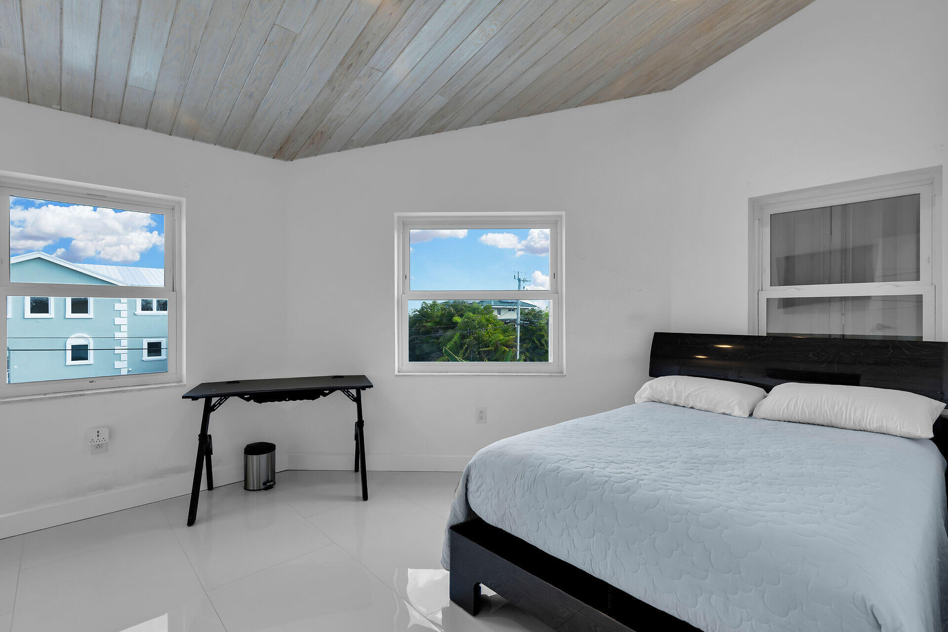 209 Corsair Road Duck Key, FL 33050 - Photo 21 of 38 Upstairs Guest Bedroom