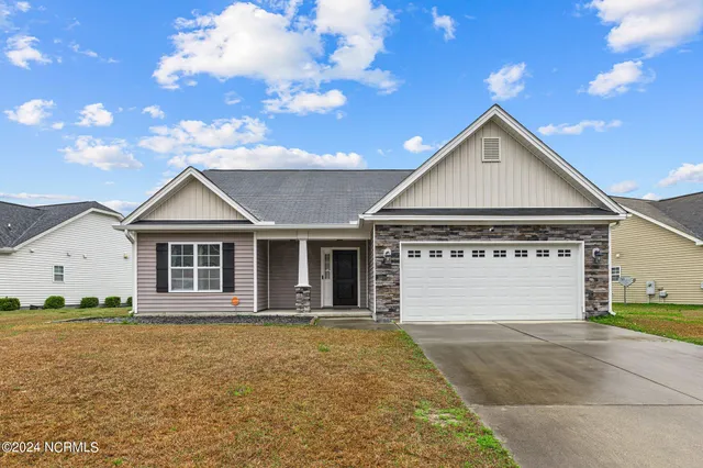 $2,050 | 211 Lynden Lane, New Bern, NC 28560