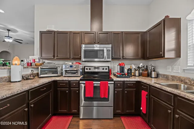 $2,050 | 211 Lynden Lane, New Bern, NC 28560