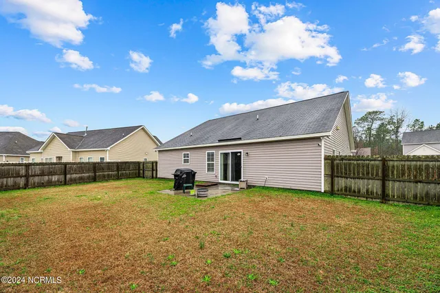 $2,050 | 211 Lynden Lane, New Bern, NC 28560