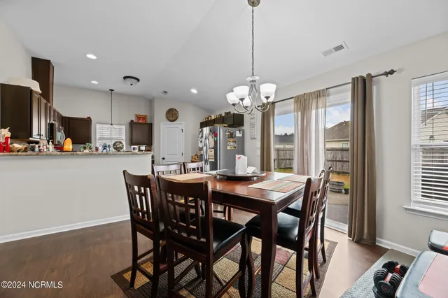 $2,050 | 211 Lynden Lane, New Bern, NC 28560