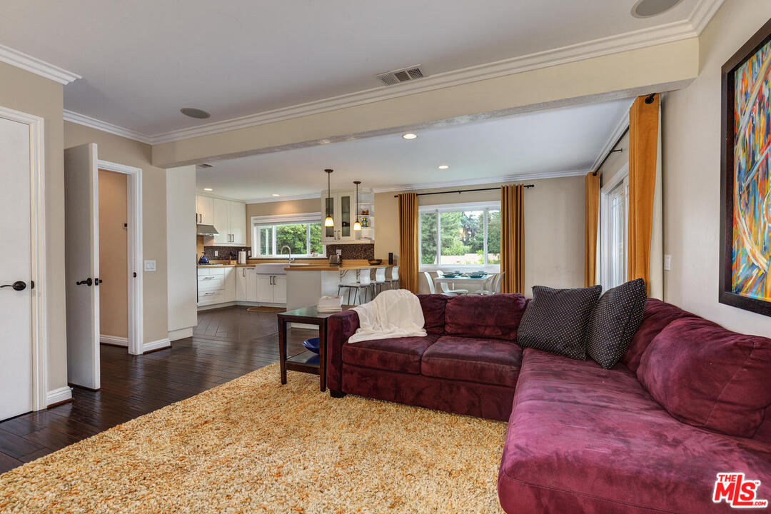 70 Club Road Pasadena, CA 91105 - Photo 14 of 37