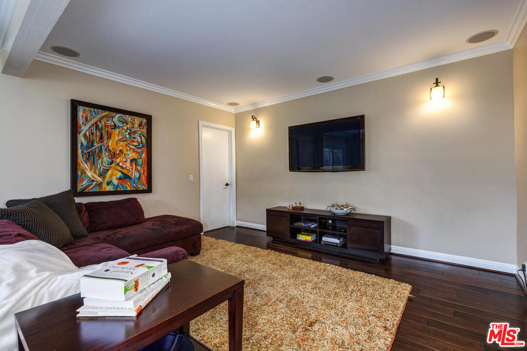 70 Club Road Pasadena, CA 91105 - Photo 15 of 37